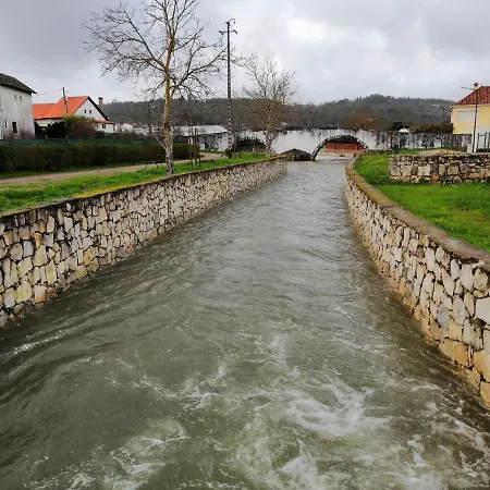 Casa Da Ponte Branca 度假居